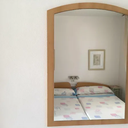 Frente Al Mar - Velazquez